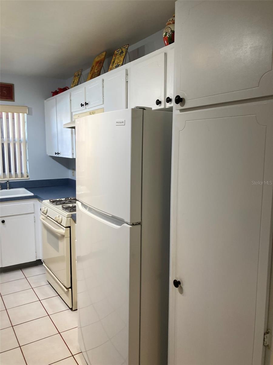 FIVE TOWNS OF ST PETE - Residential Lease