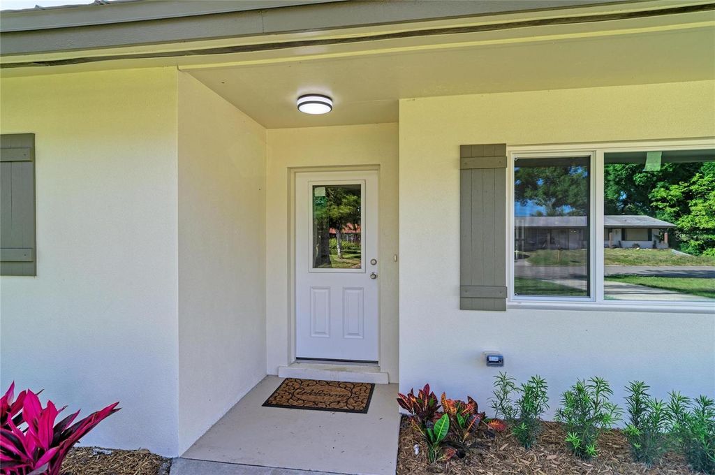 Photo of 6105 7th Avenue Drive W, Bradenton, FL 34209 (MLS # A4688111)