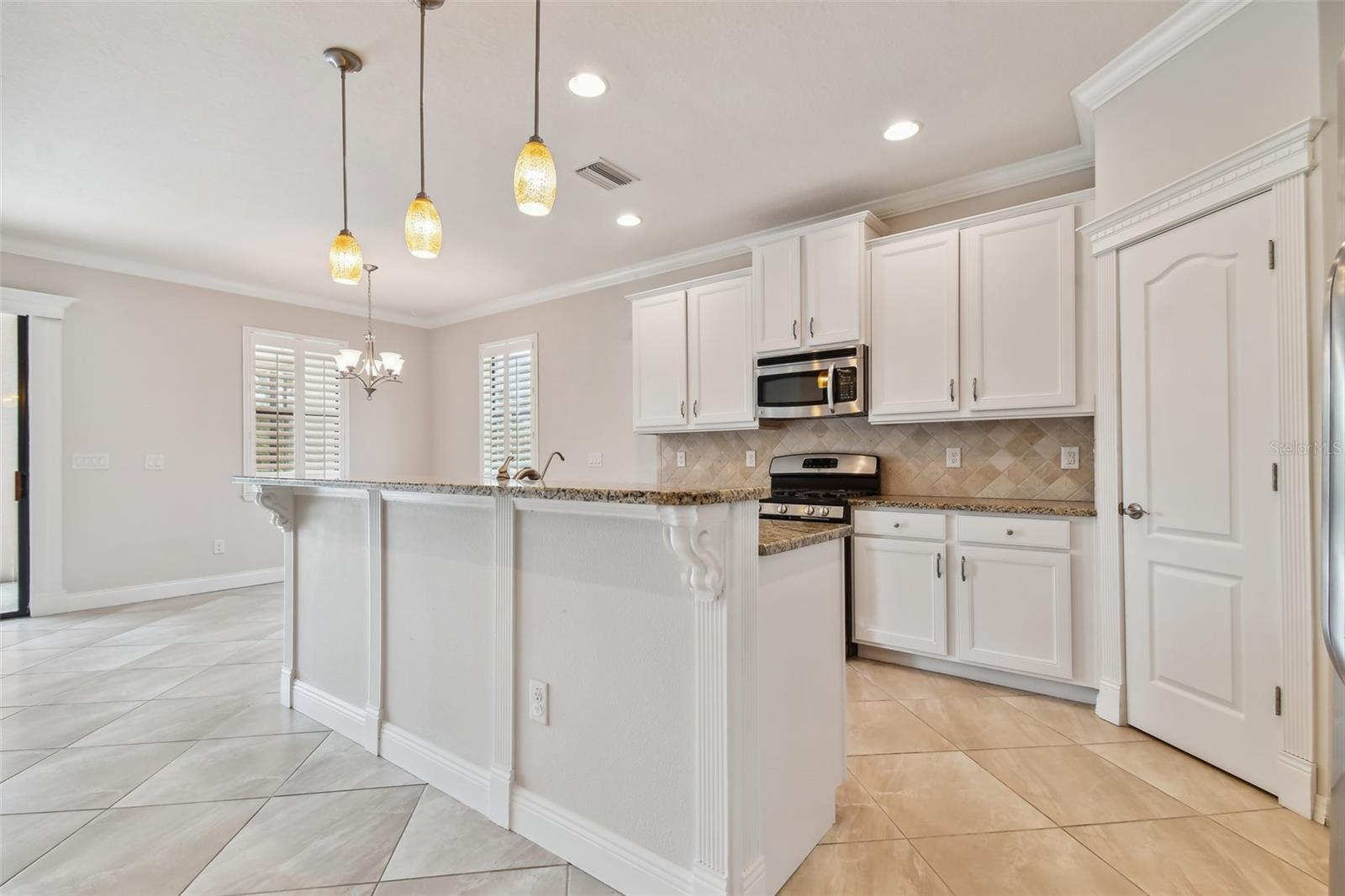 UNIVERSITY GROVES ESTATES RESERVE - Residential