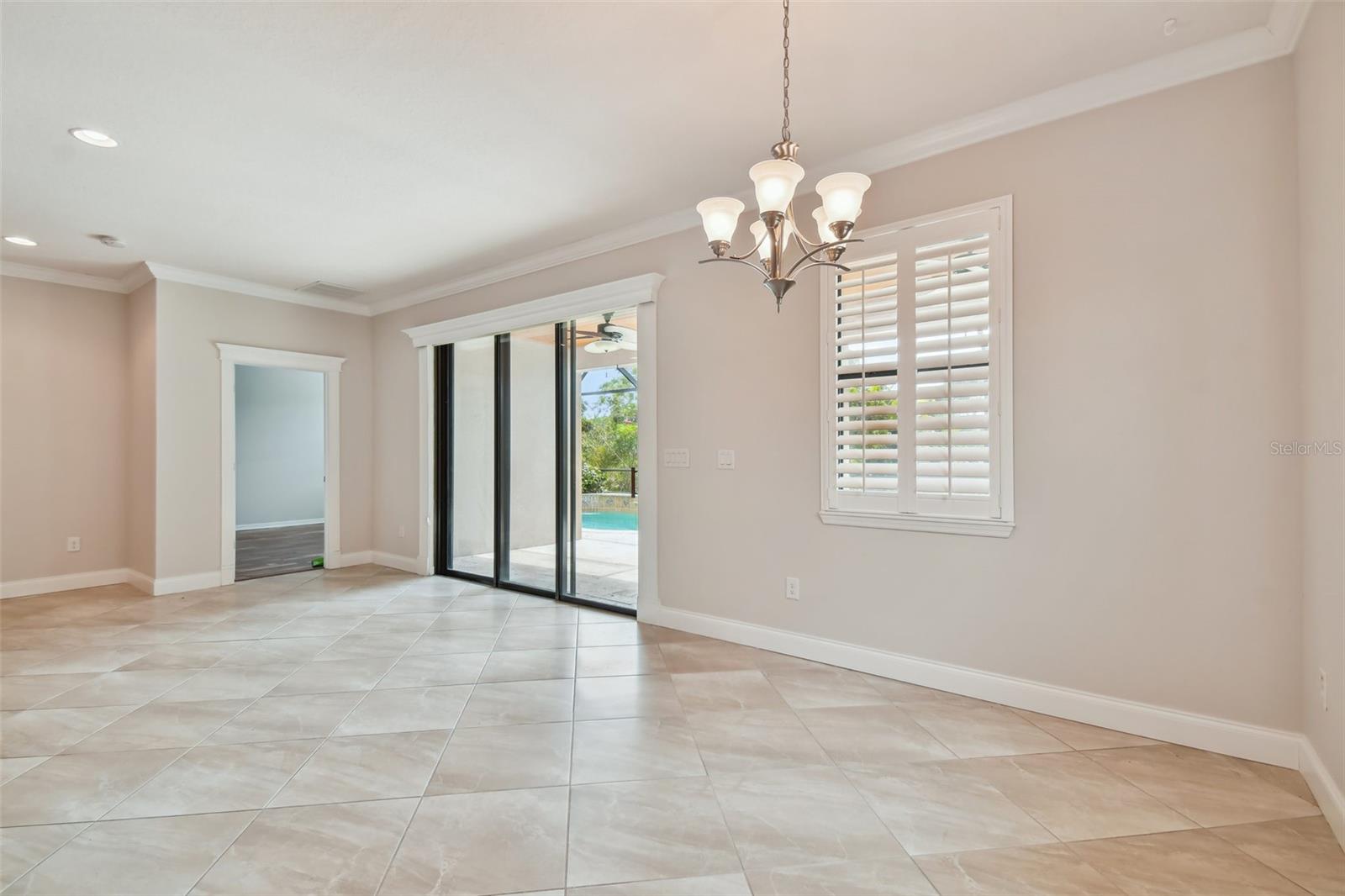 UNIVERSITY GROVES ESTATES RESERVE - Residential