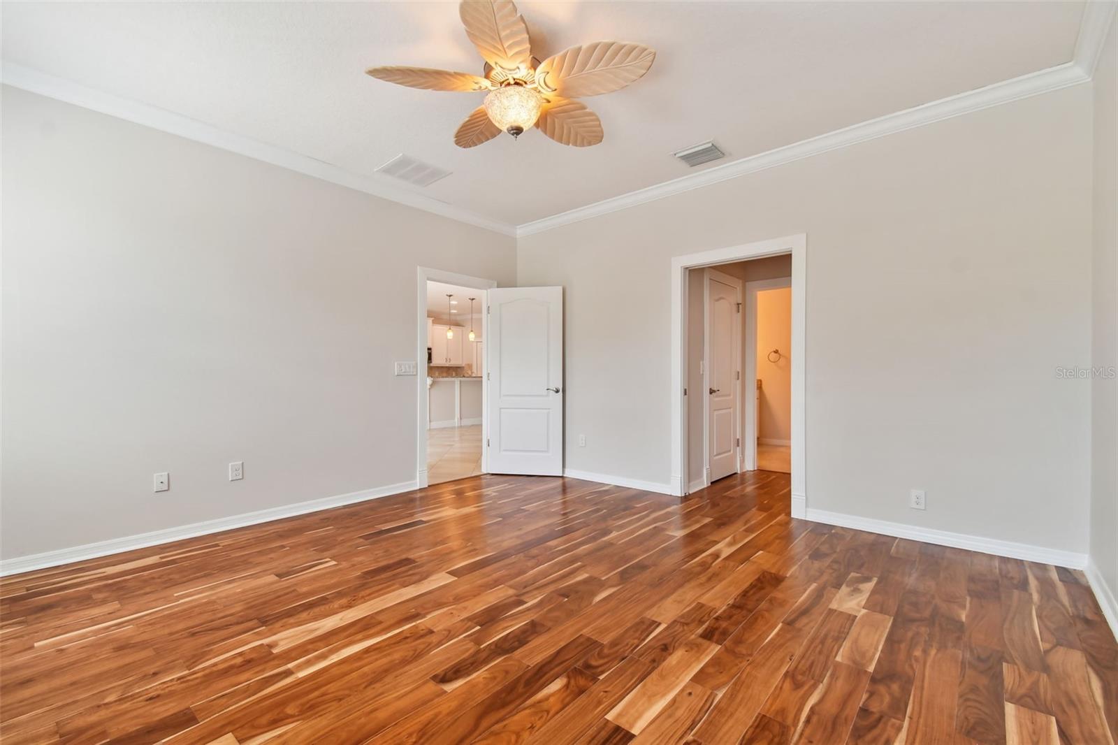 UNIVERSITY GROVES ESTATES RESERVE - Residential