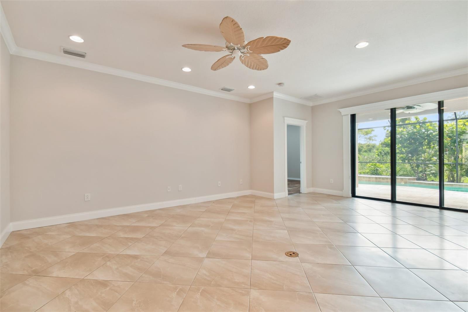 UNIVERSITY GROVES ESTATES RESERVE - Residential