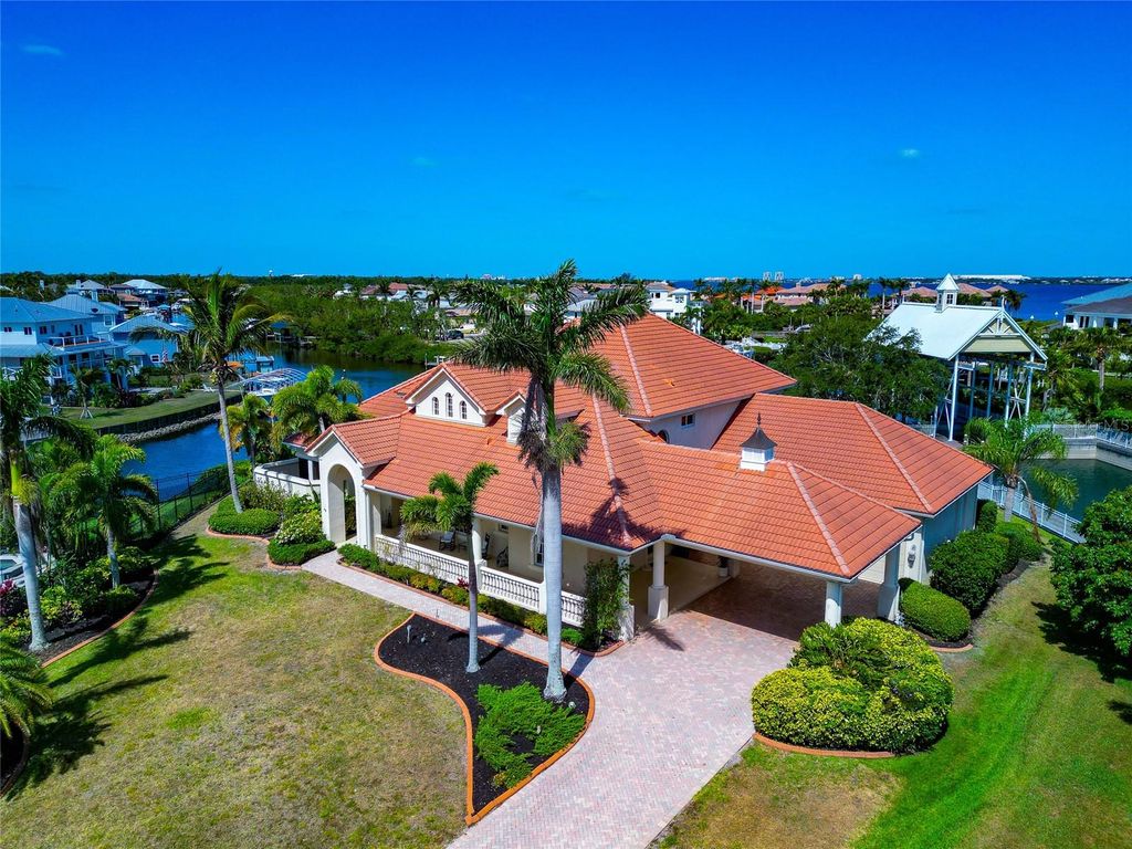Photo of 4700 Mainsail Drive, Bradenton, FL 34208 (MLS # A4651303)