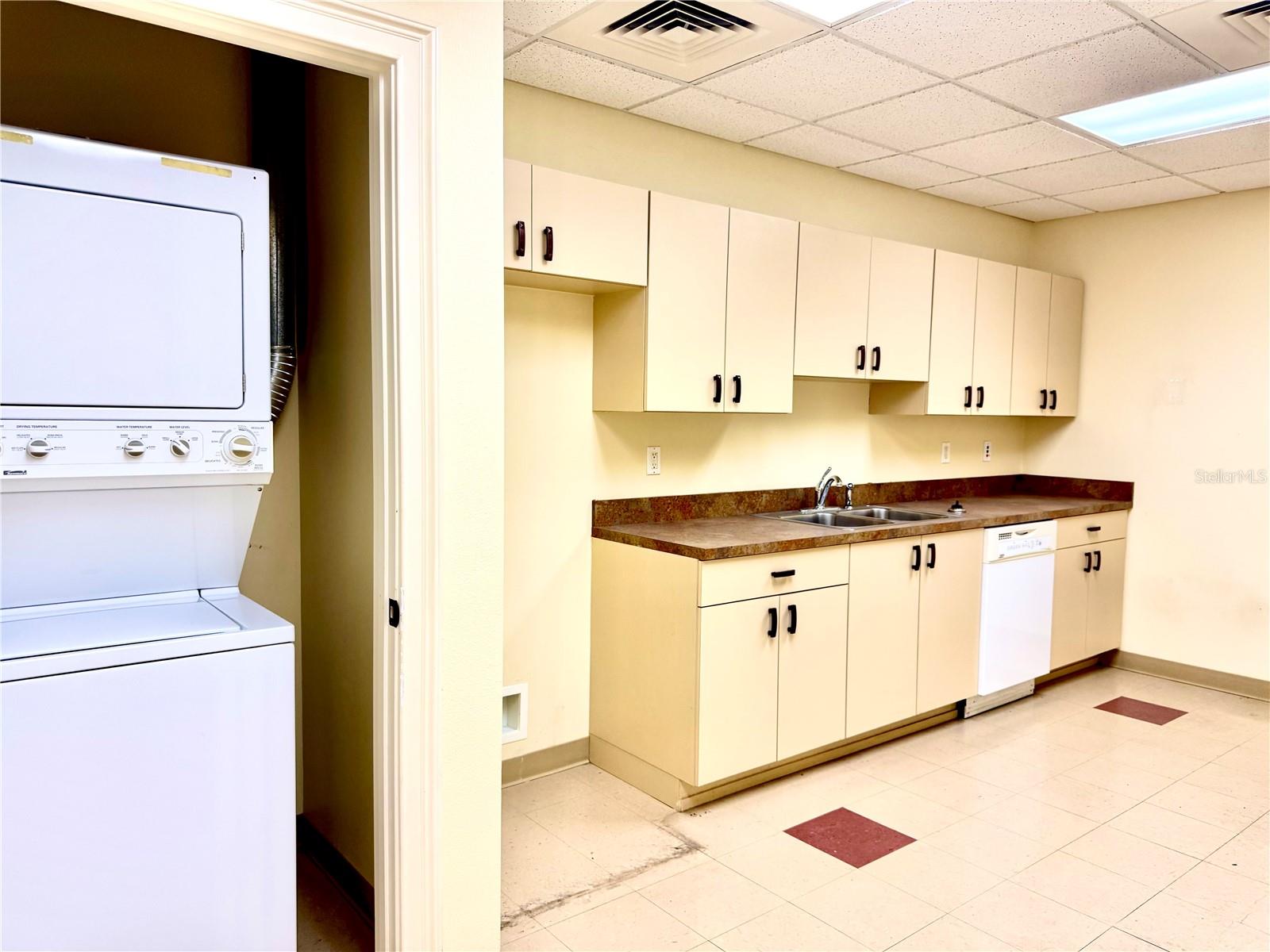 SUNSET POINT SUB - Commercial Sale