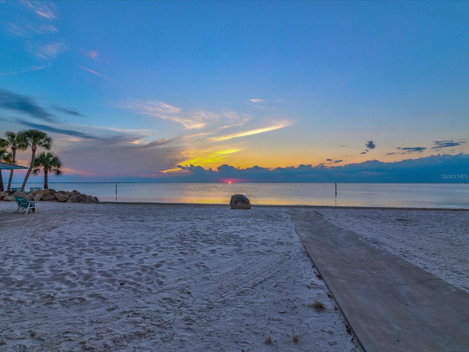 FLOR A MAR - Residential