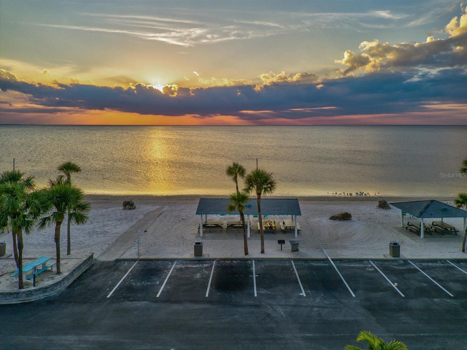 FLOR A MAR - Residential