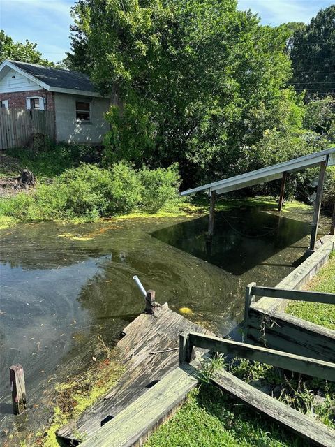 A home in AUBURNDALE