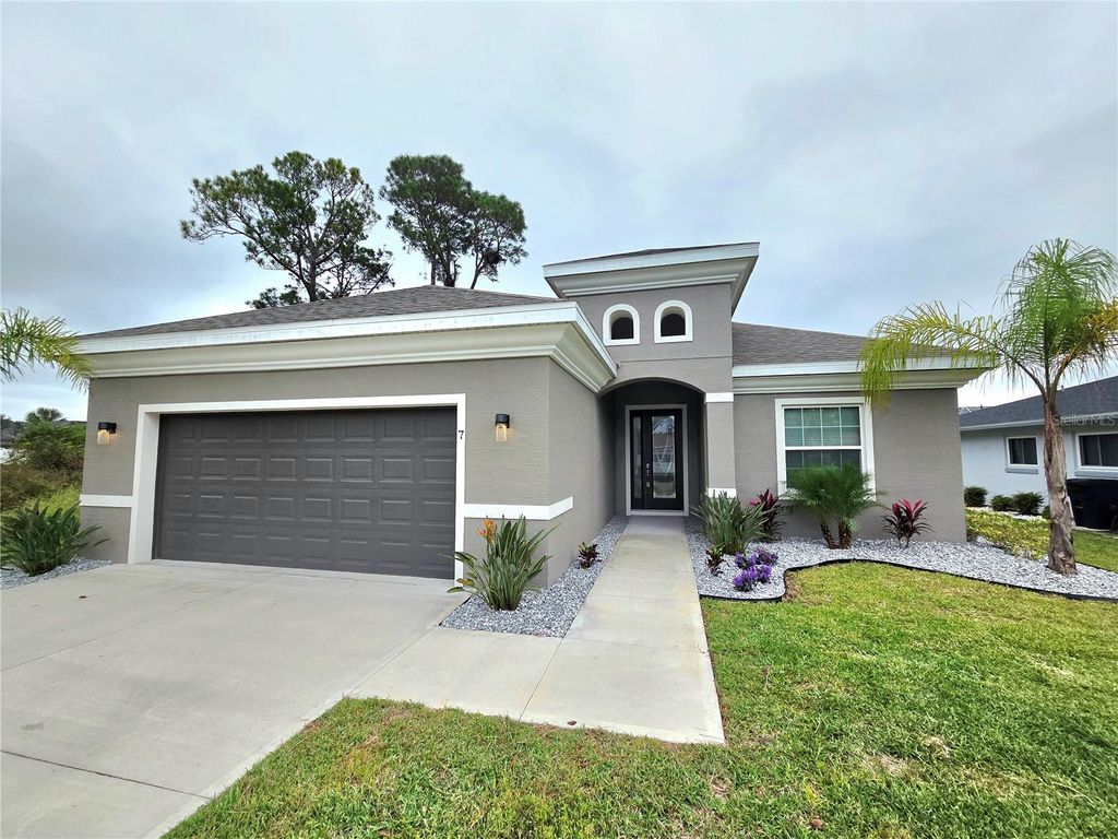Photo of 7 Curtis Court, Palm Coast, FL 32137 (MLS # FC311198)