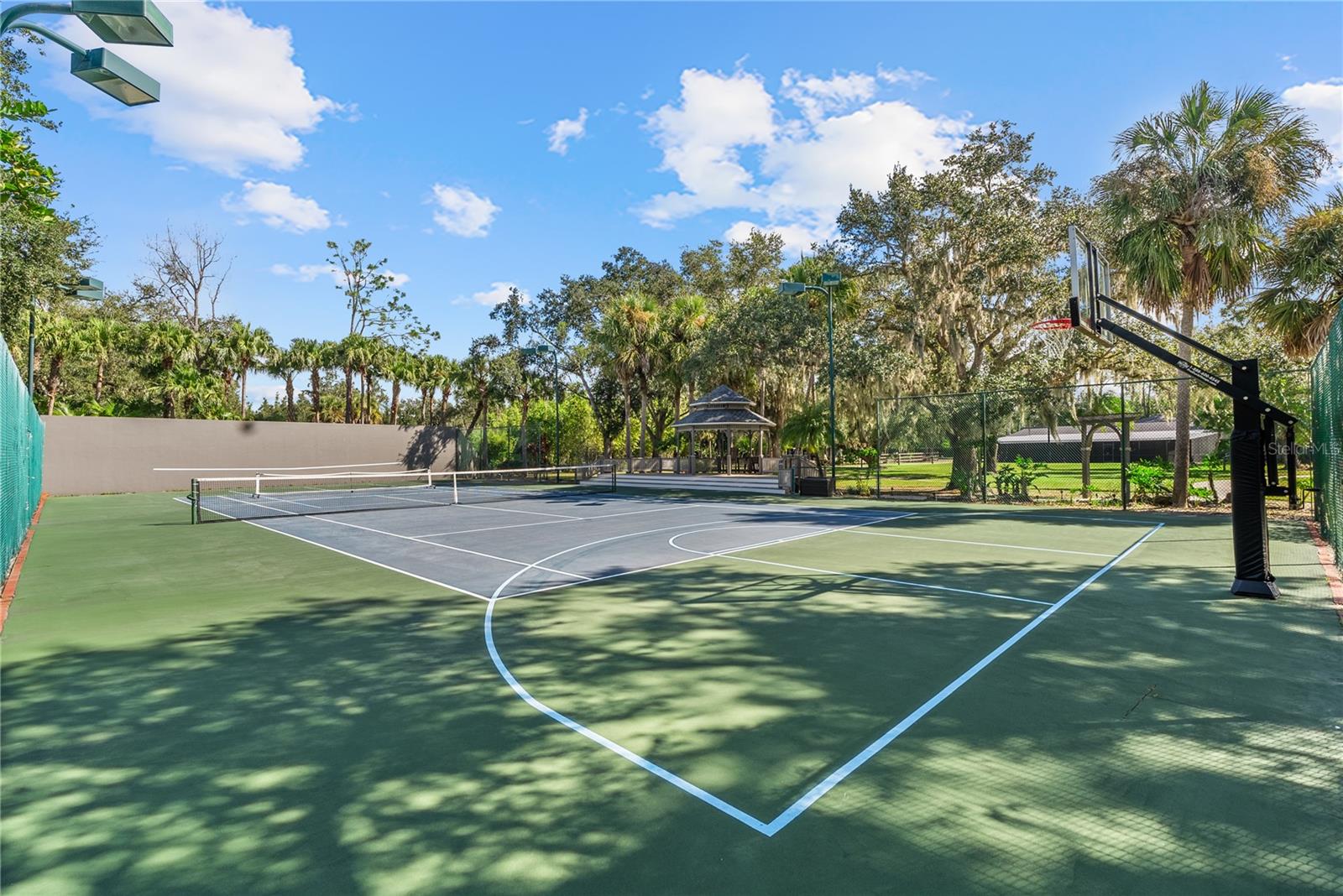 SADDLE CREEK - Residential
