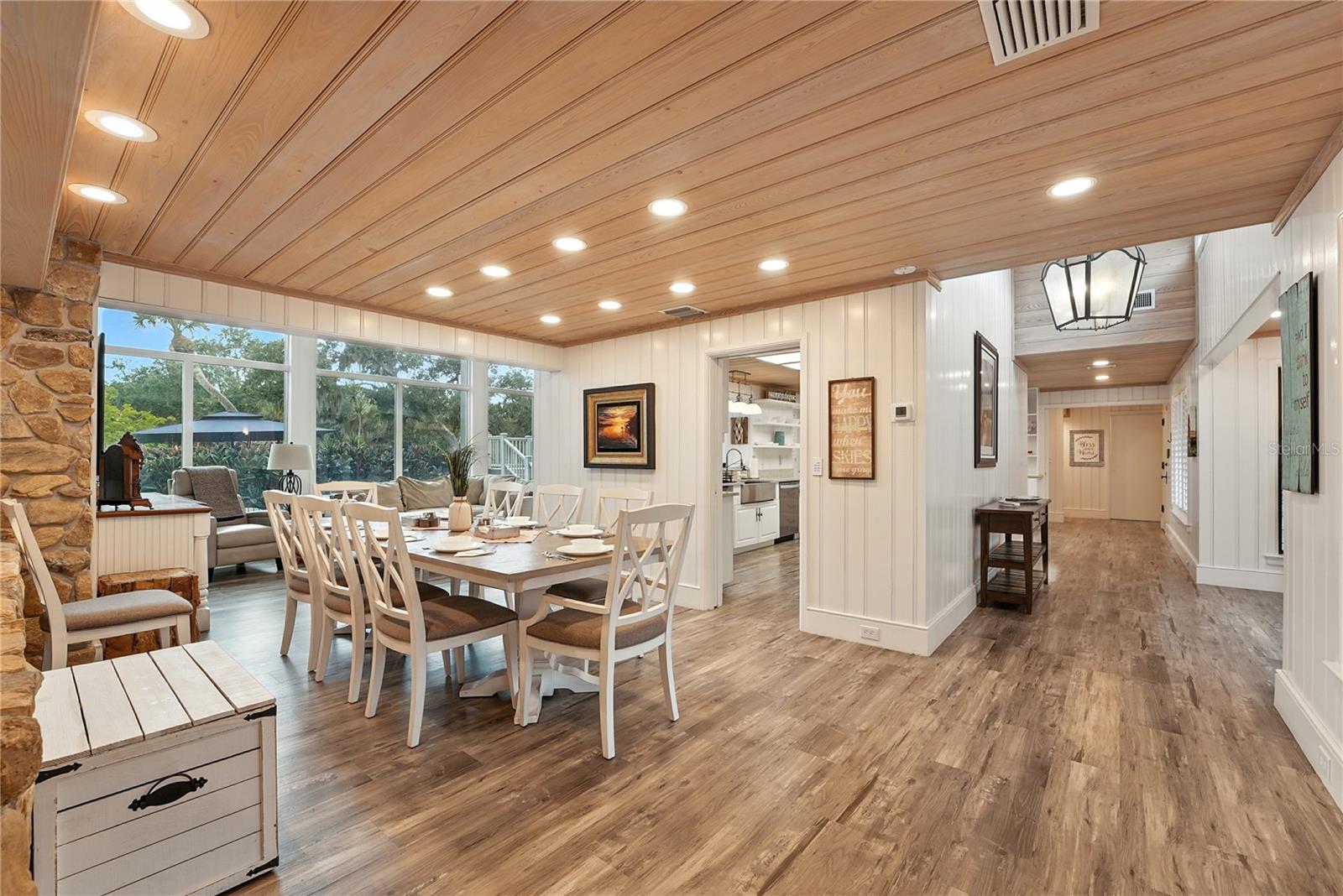 SADDLE CREEK - Residential