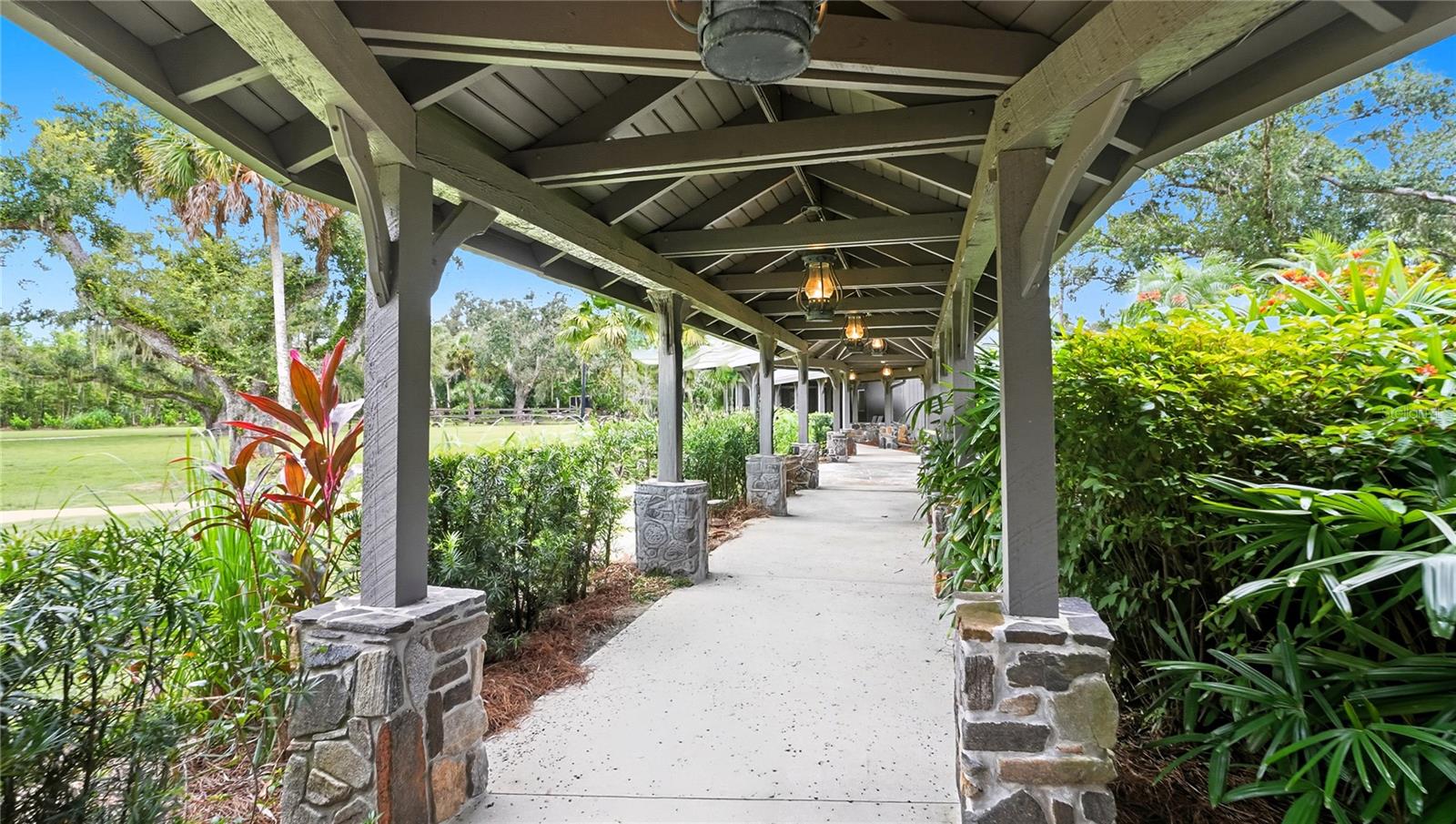 SADDLE CREEK - Residential
