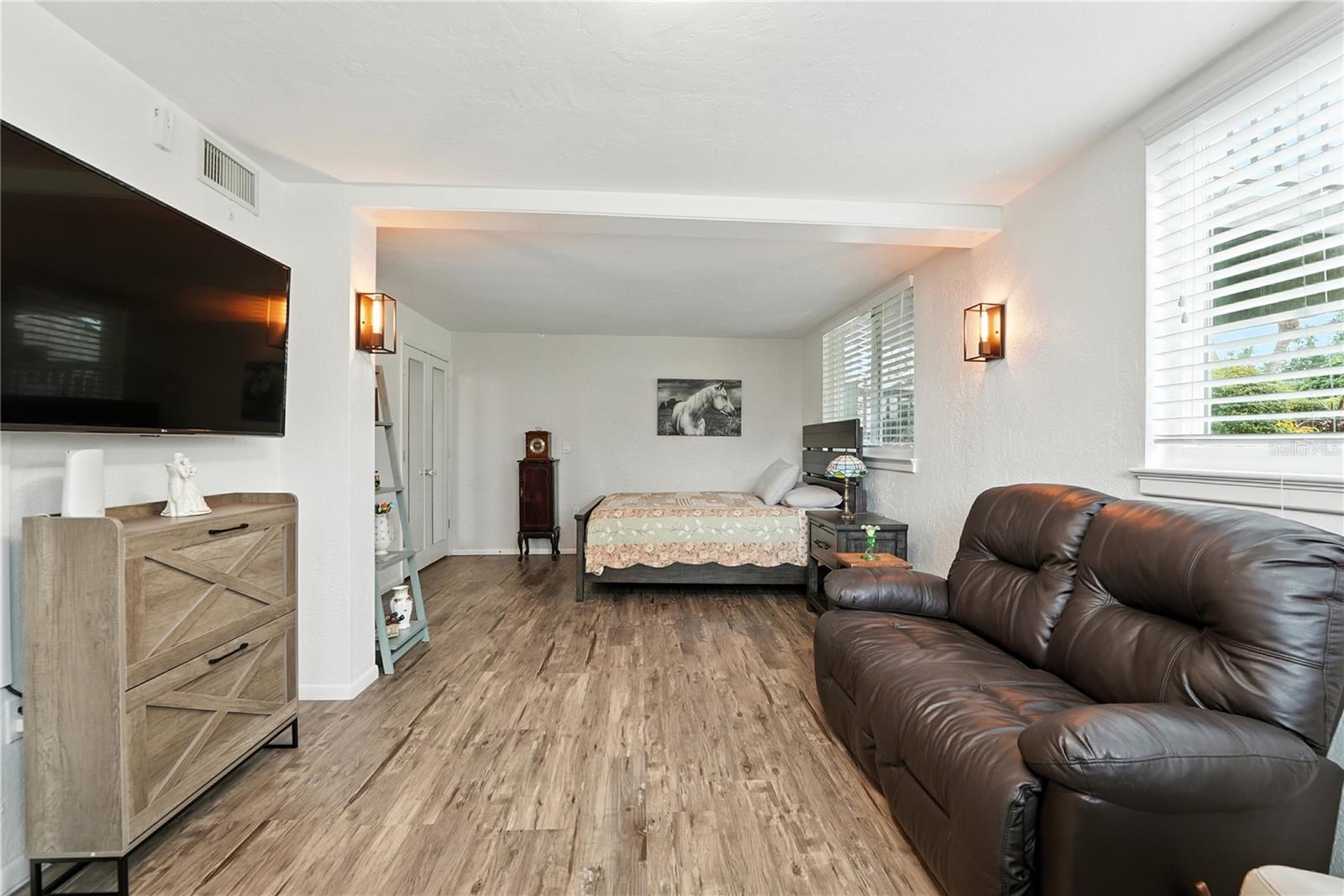 SADDLE CREEK - Residential
