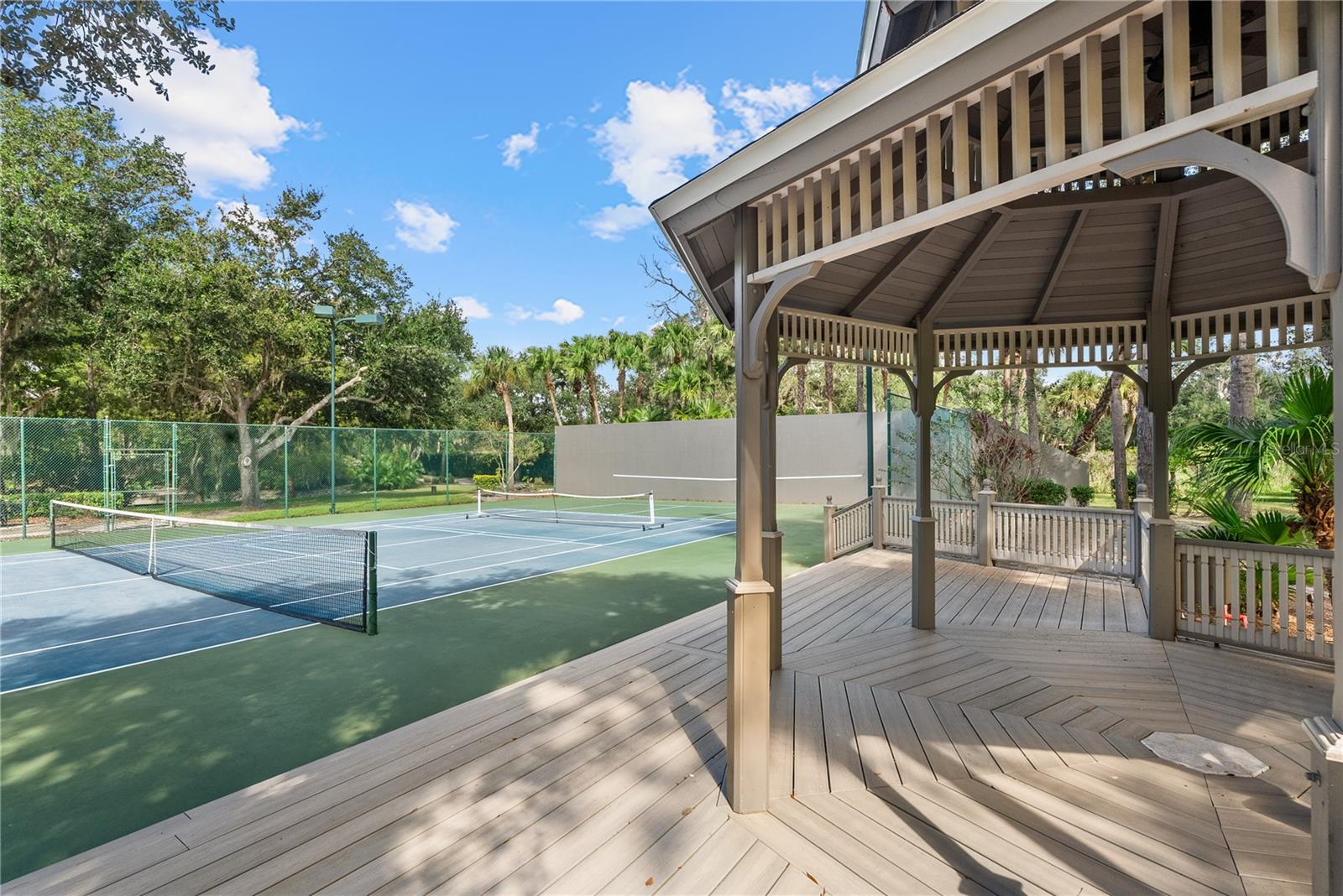 SADDLE CREEK - Residential