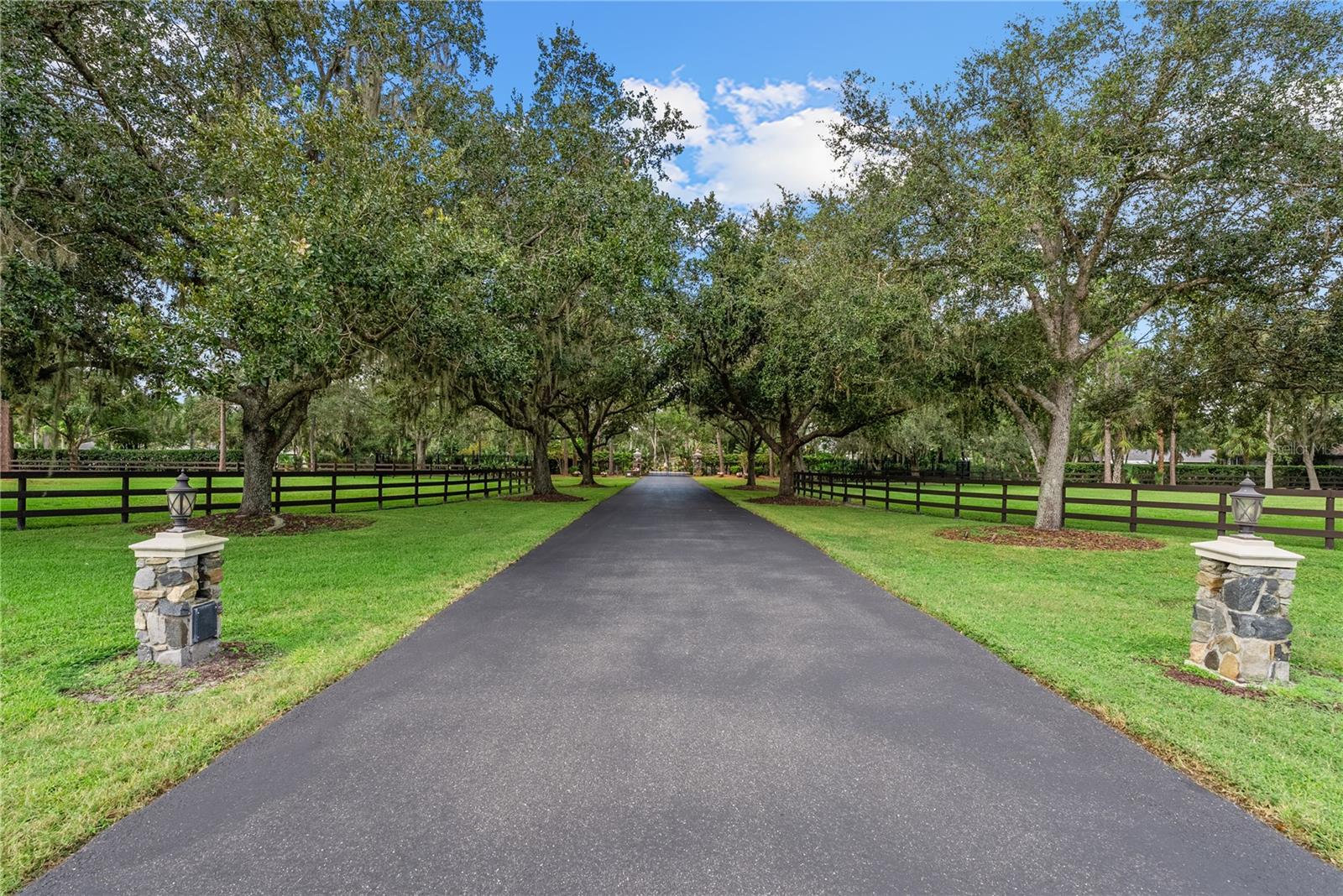 SADDLE CREEK - Residential