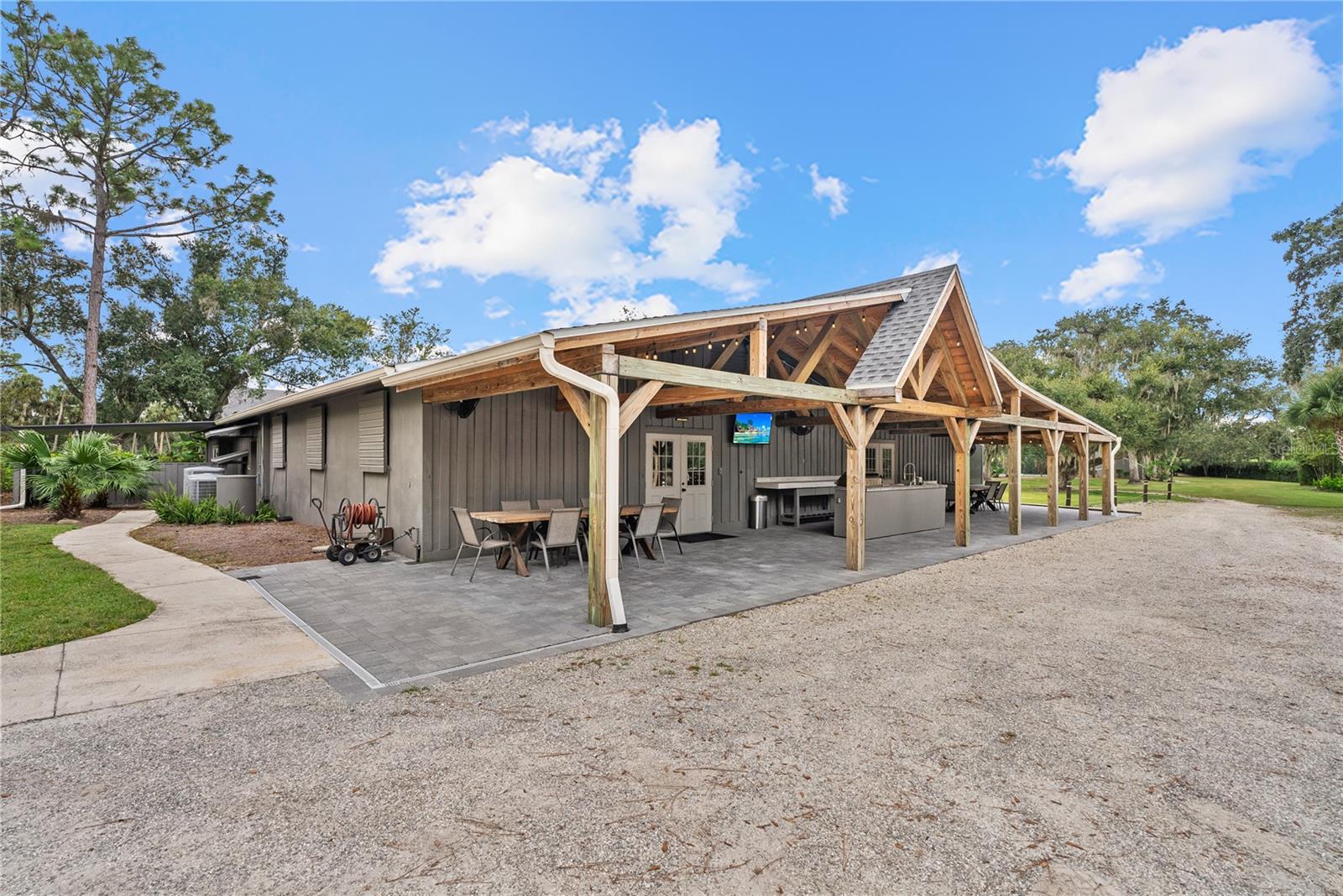 SADDLE CREEK - Residential
