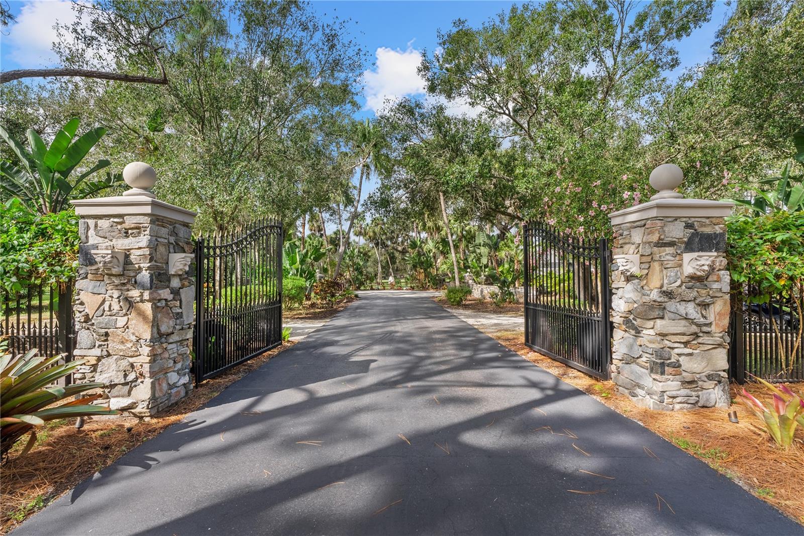 SADDLE CREEK - Residential