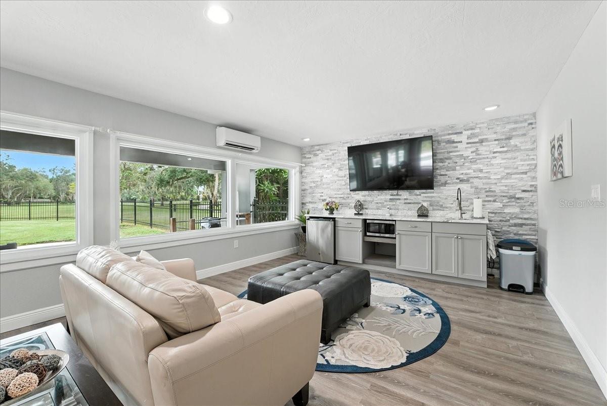 SADDLE CREEK - Residential