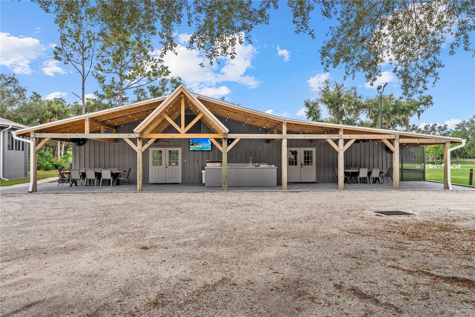 SADDLE CREEK - Residential