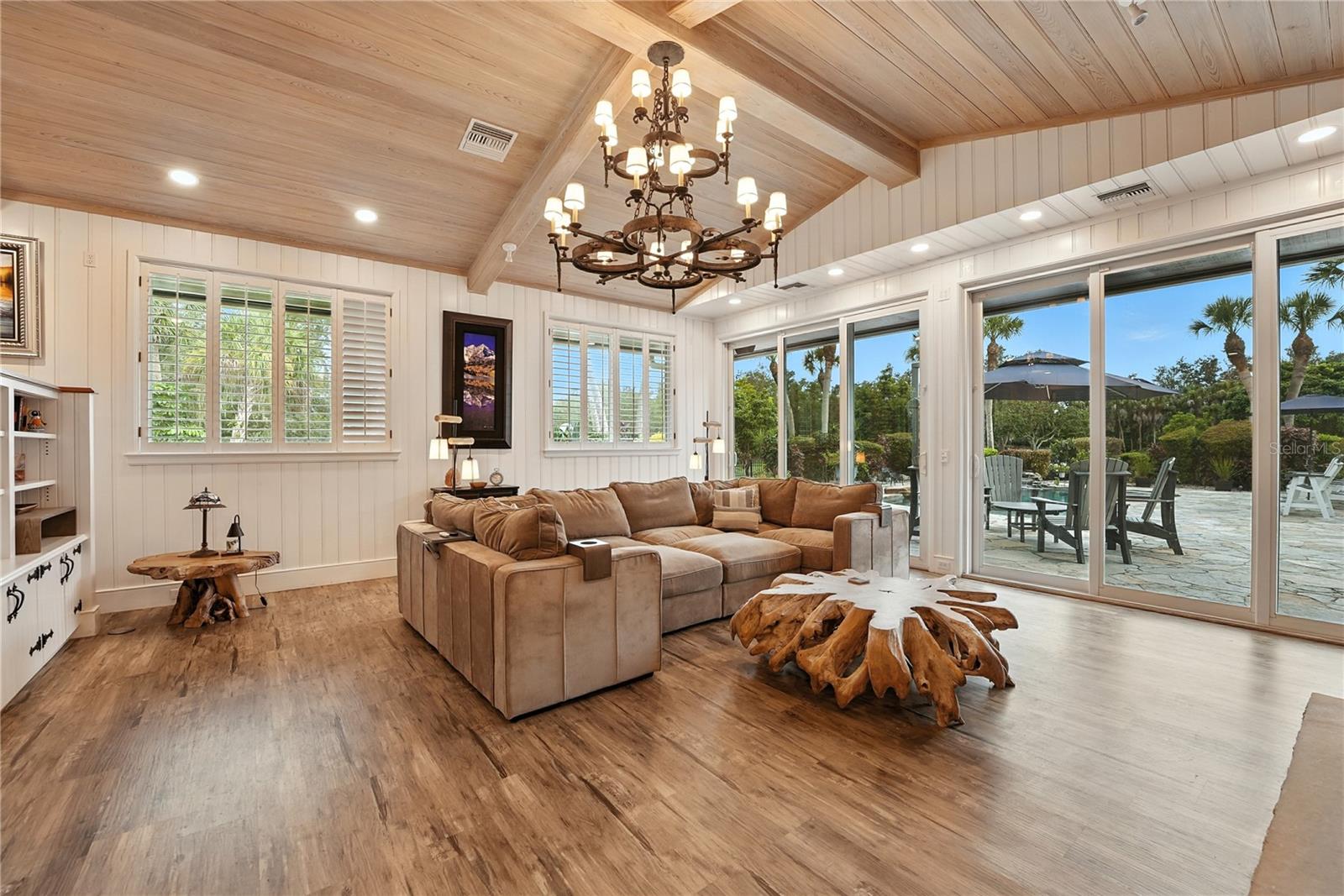 SADDLE CREEK - Residential