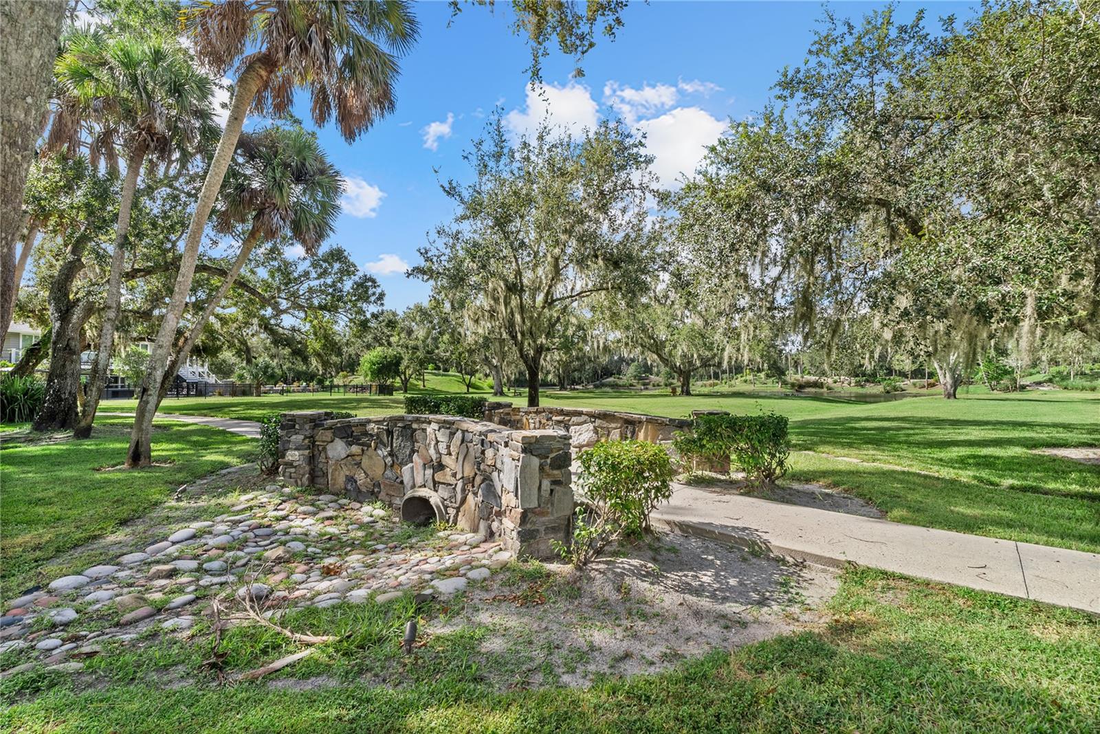 SADDLE CREEK - Residential