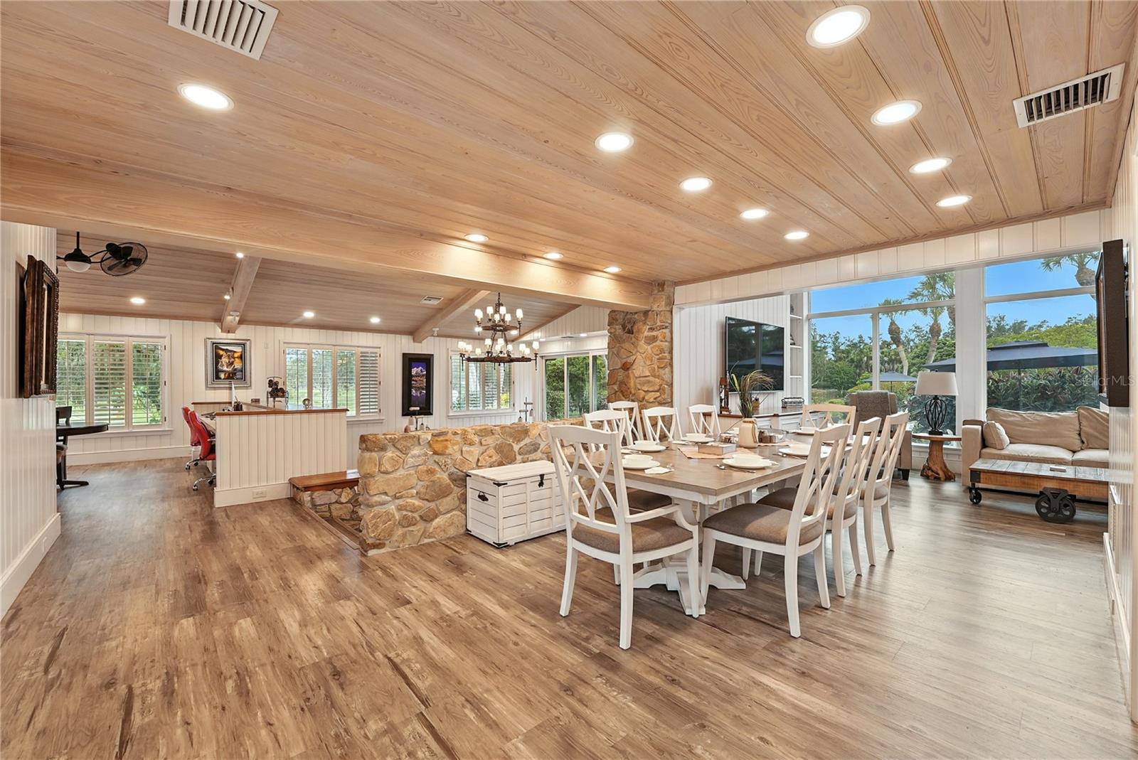 SADDLE CREEK - Residential