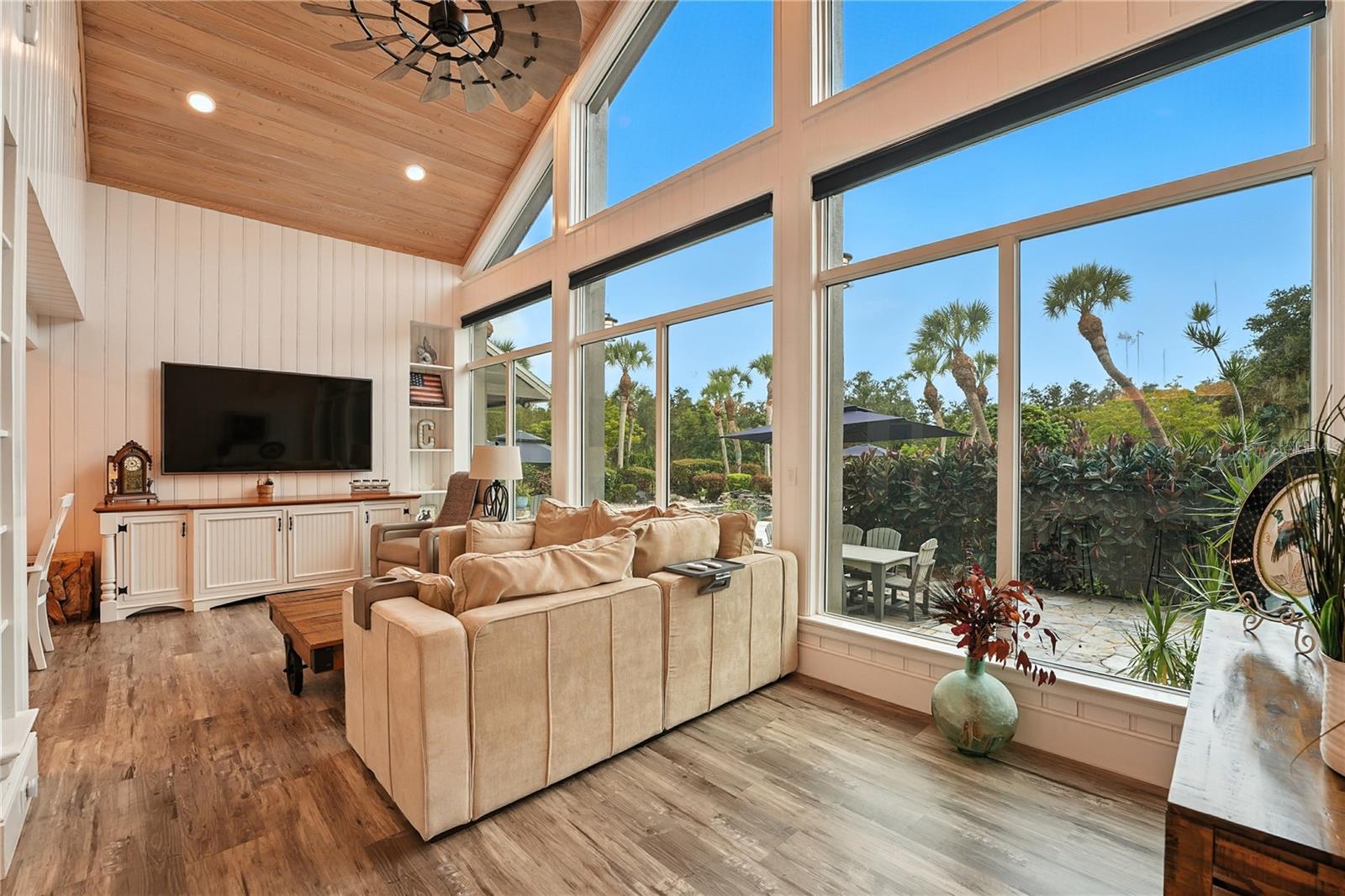 SADDLE CREEK - Residential