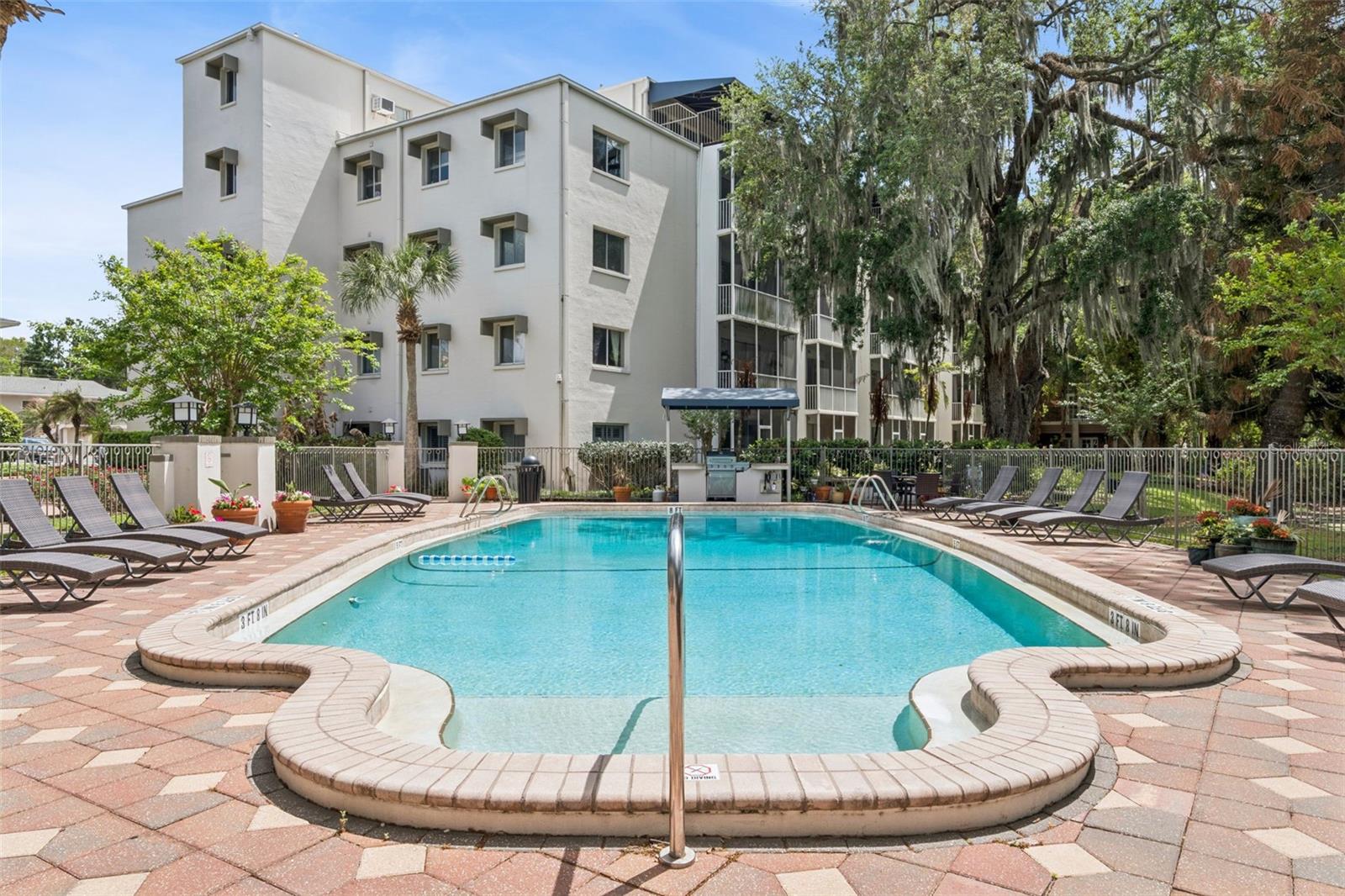 LAKESIDE/DELANEY PARK - Residential