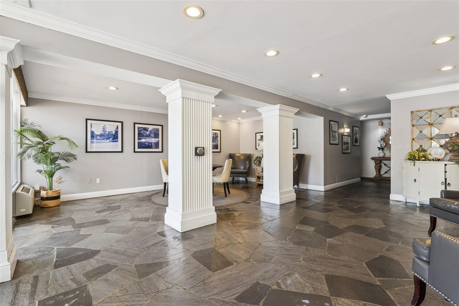 LAKESIDE/DELANEY PARK - Residential