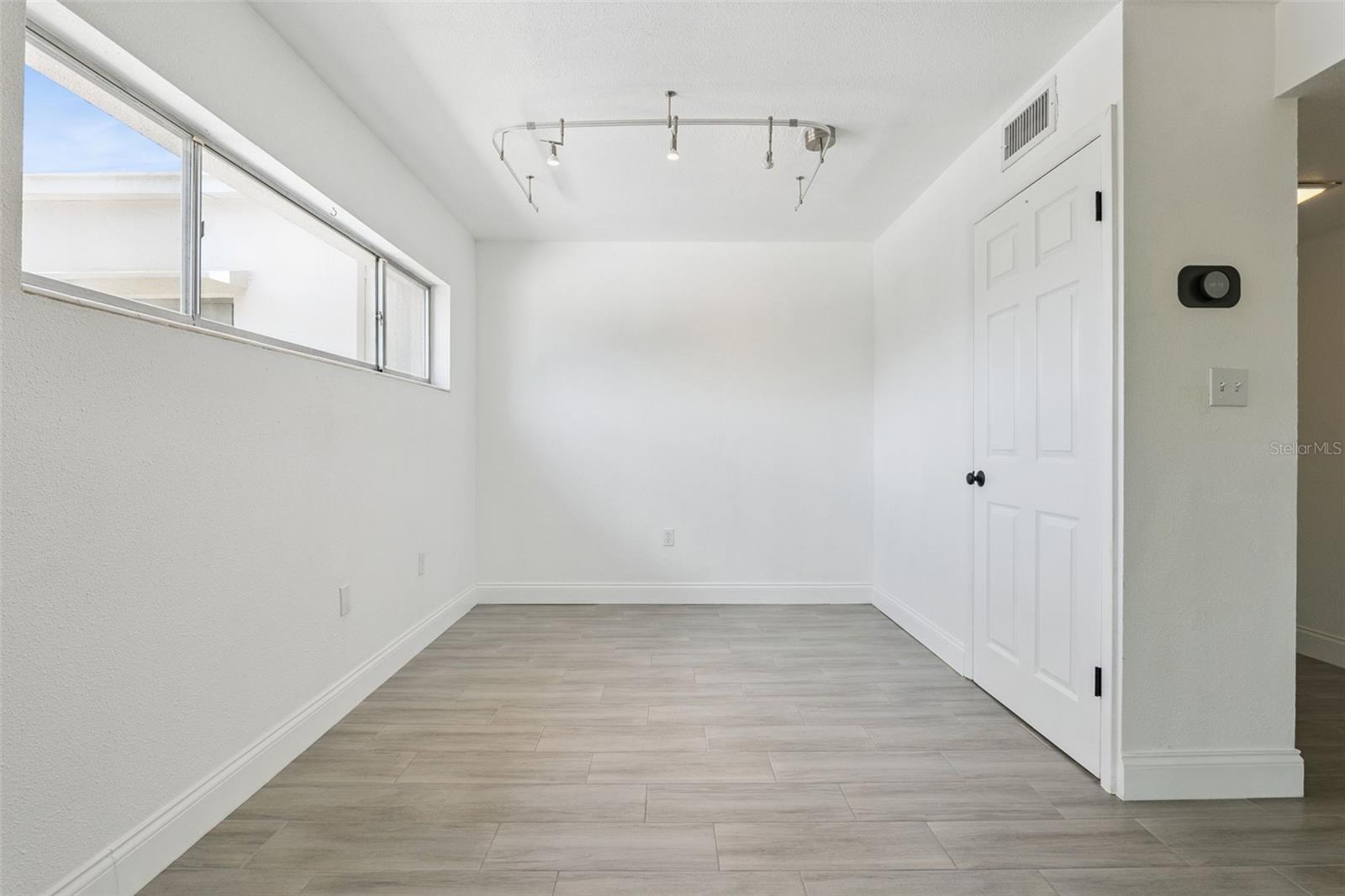 LAKESIDE/DELANEY PARK - Residential