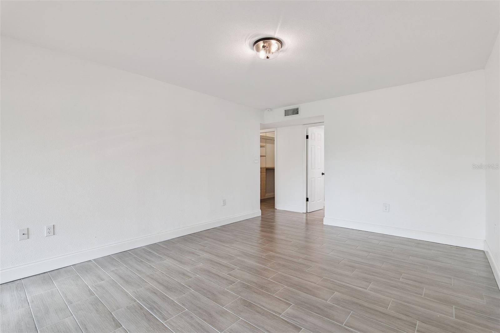 LAKESIDE/DELANEY PARK - Residential