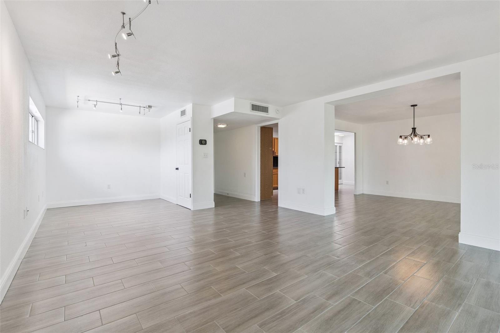 LAKESIDE/DELANEY PARK - Residential