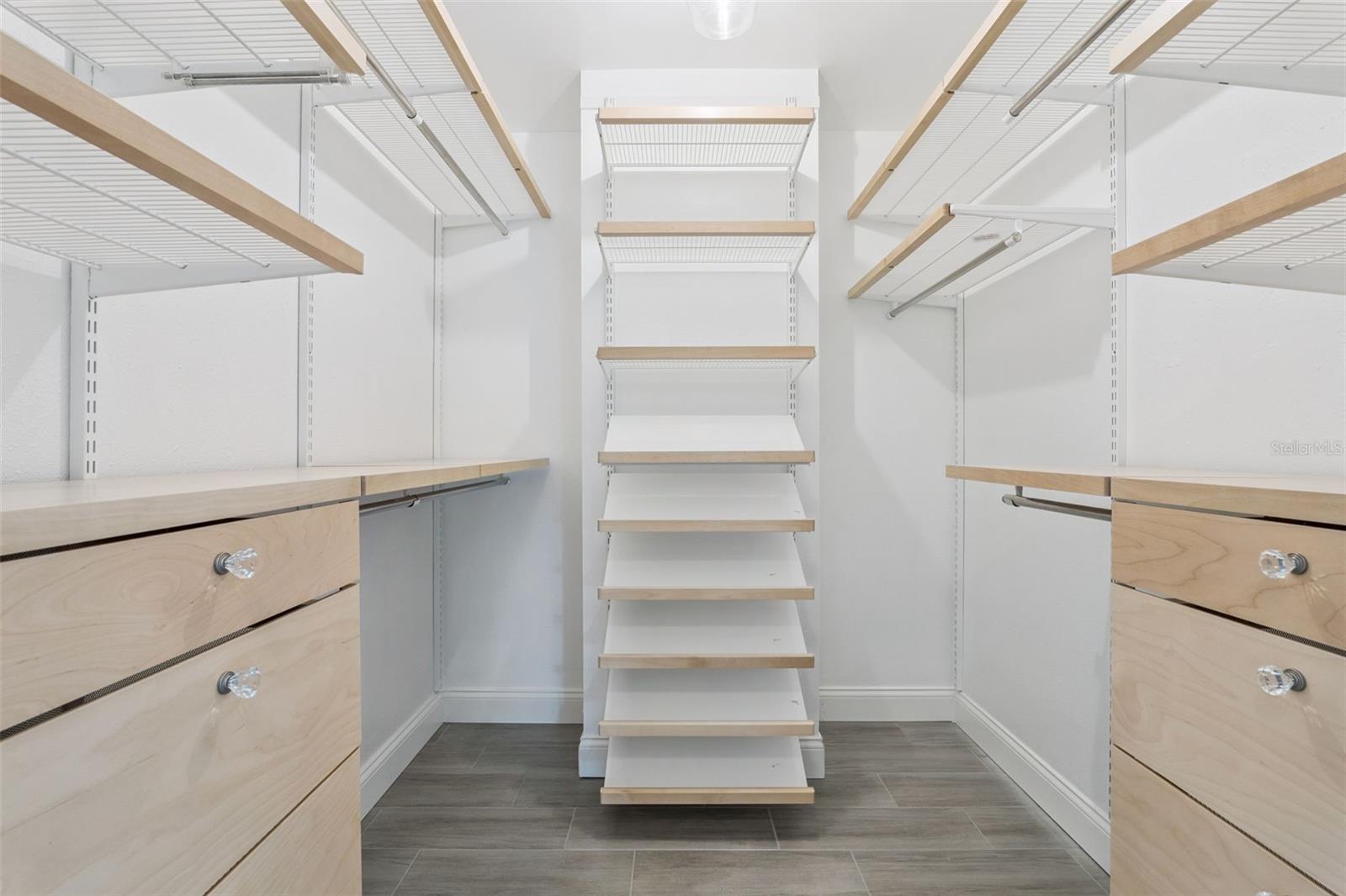 LAKESIDE/DELANEY PARK - Residential