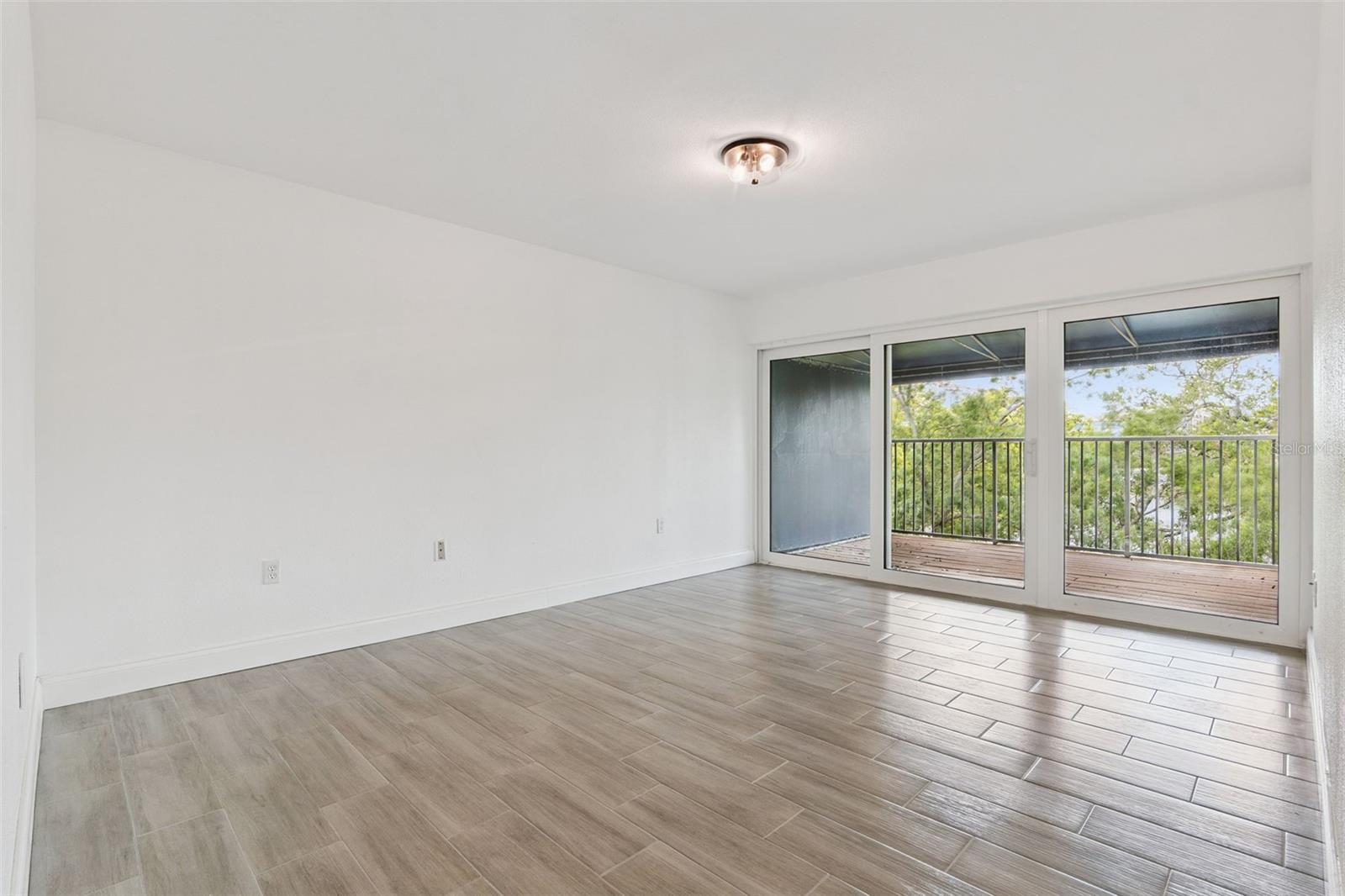 LAKESIDE/DELANEY PARK - Residential