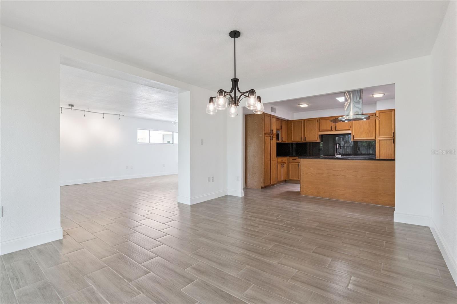 LAKESIDE/DELANEY PARK - Residential