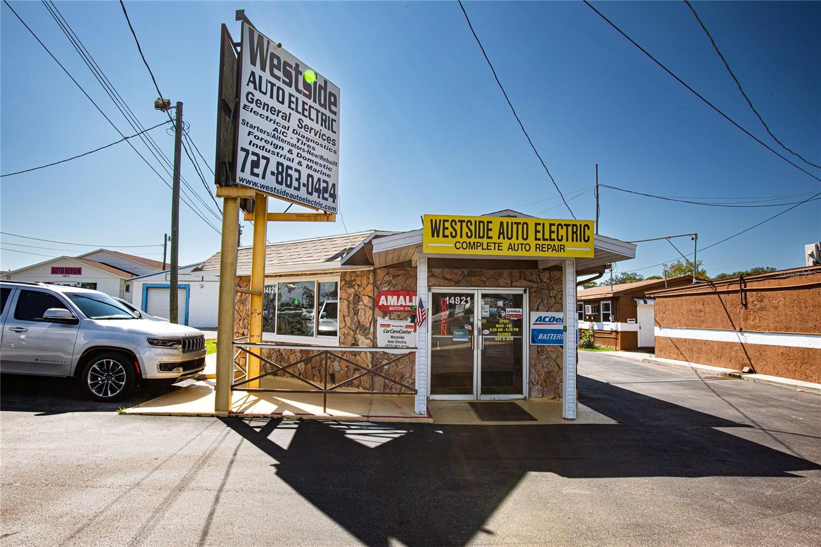 PRIME COMMERCIAL LOCATION ON US 19! Multiple Buildings Located On .64 Acres And 100 Feet Of Hwy Frontage. Zoning is C-2. 2 Parcels Being Sold As One. Parcel #27-24-16-0010-00B00-0050 & Parcel #27-24-16-0010-00B00-0060. Address's Are 14821, 14825, & 14827 US 19, Hudson. Currently 39,500 Vehicles Per Day Pass By. Multiple Businesses On Property. Endless Opportunities. Additional Adjacent Land Available As Well MLS #W7858245, DO NOT APPROACH OWNERS OR EMPLOYEES