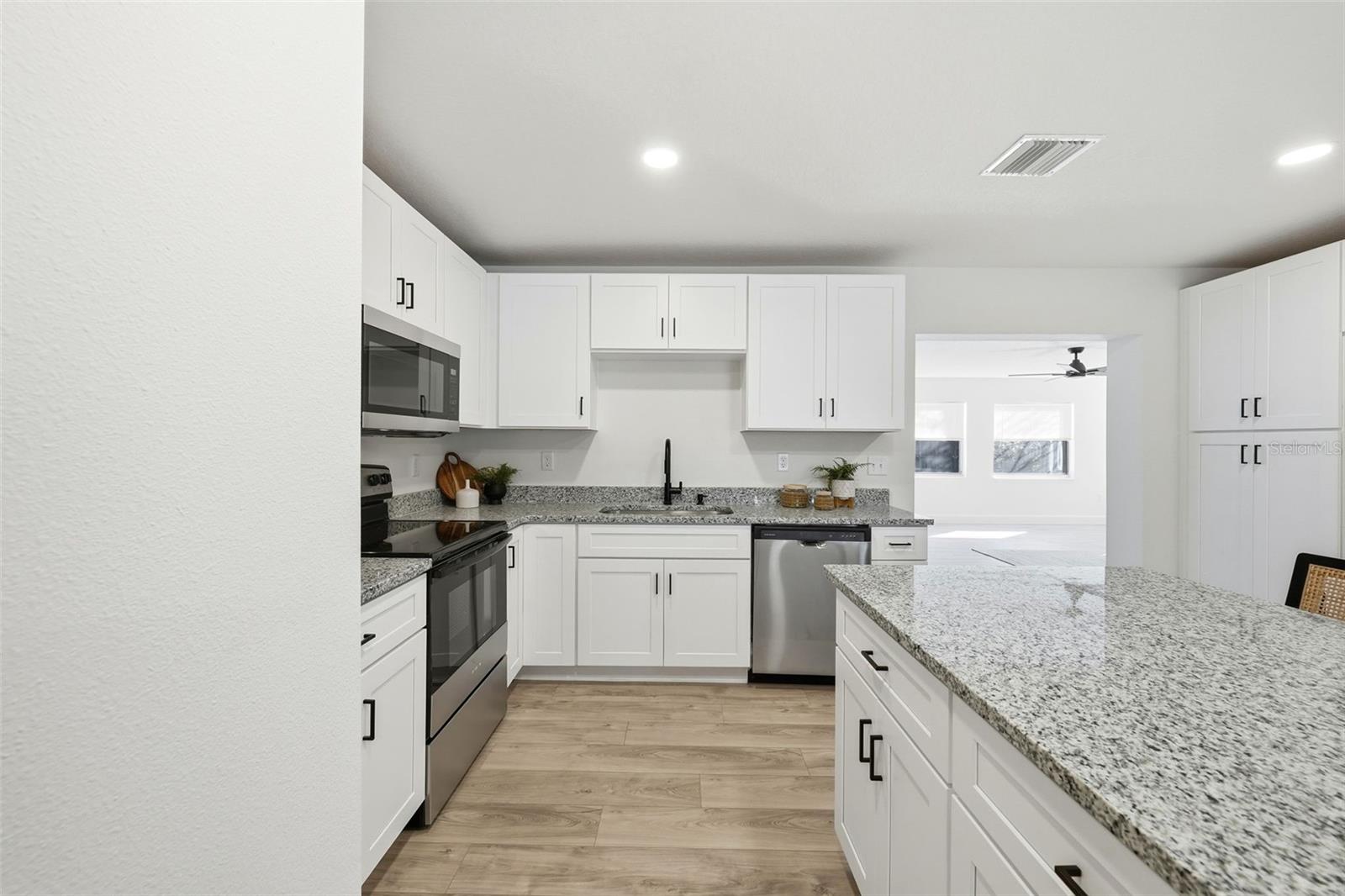 THREADGILL RESUB UNIT 02 - Residential