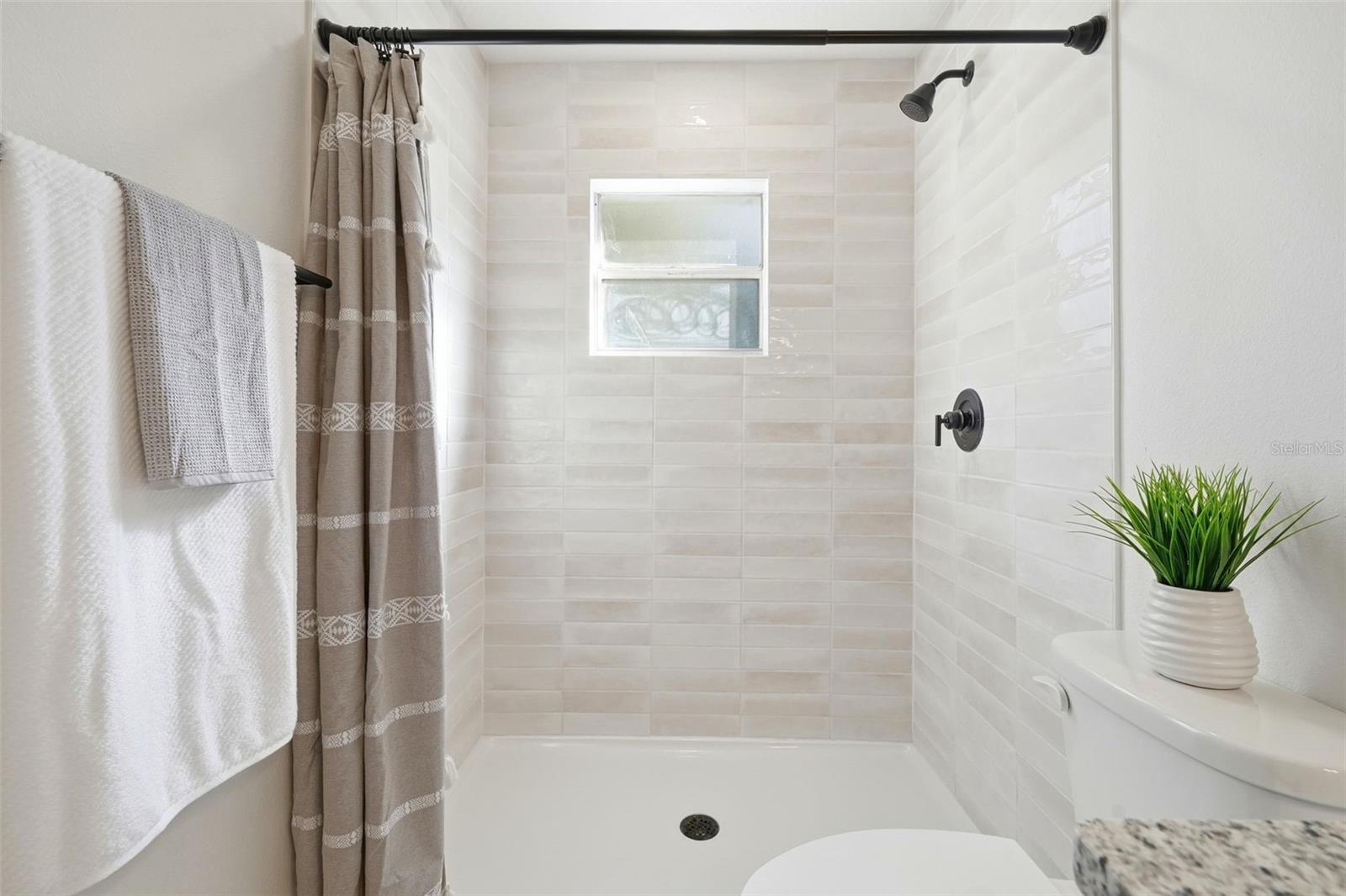 THREADGILL RESUB UNIT 02 - Residential