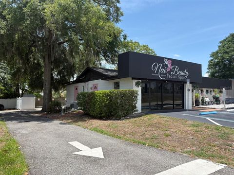 Photo of 264 E Altamonte Drive, Altamonte Springs, FL 32701 (MLS # O6411896)