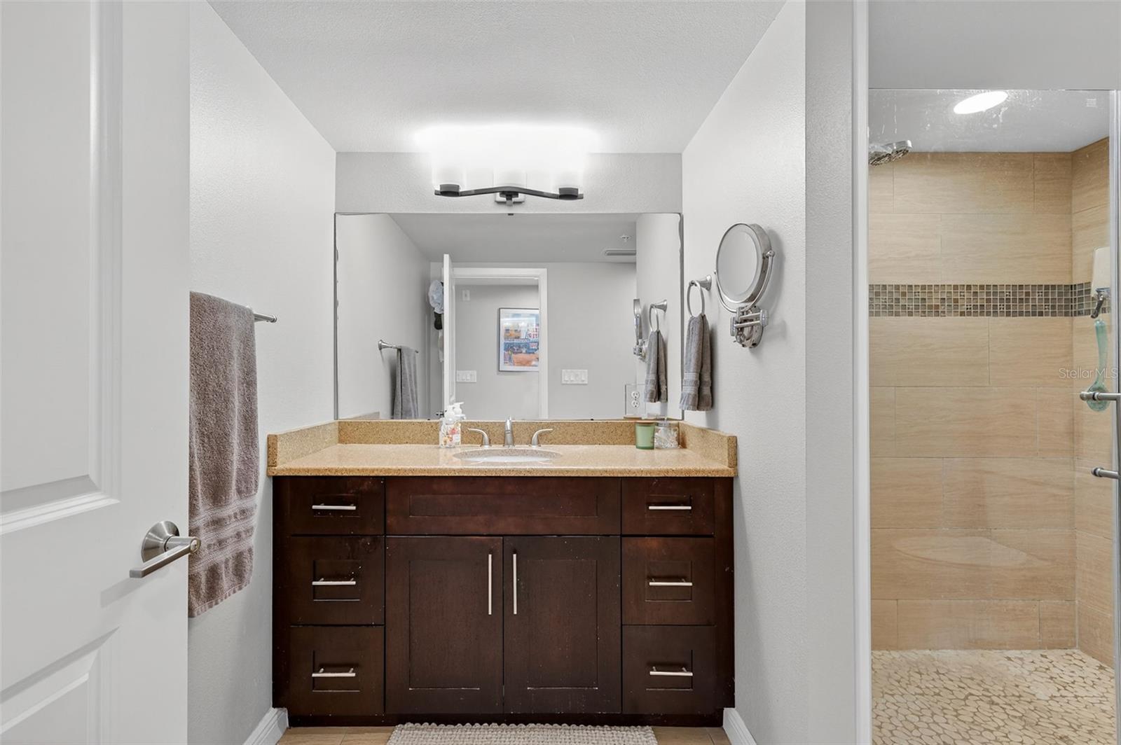 ISLAND WAY TOWERS CONDO - Residential