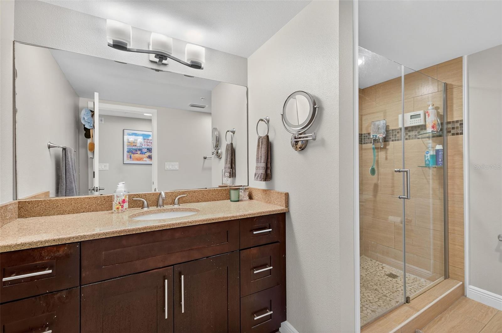 ISLAND WAY TOWERS CONDO - Residential