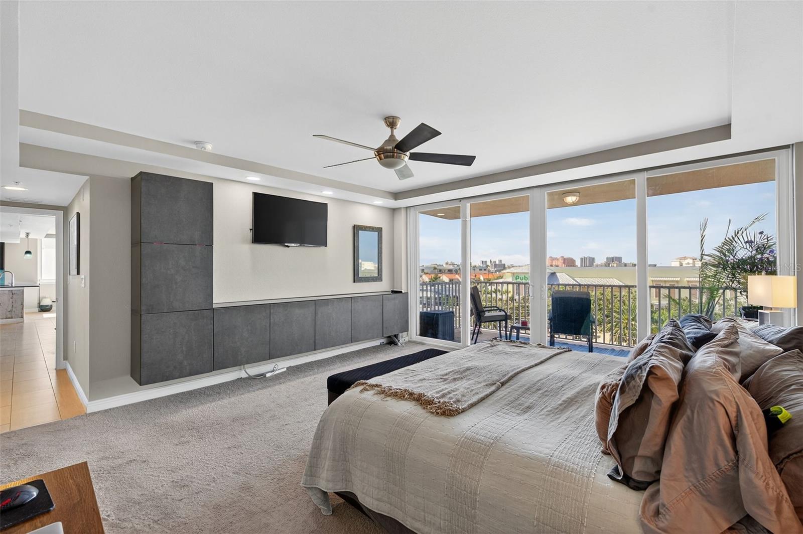 ISLAND WAY TOWERS CONDO - Residential