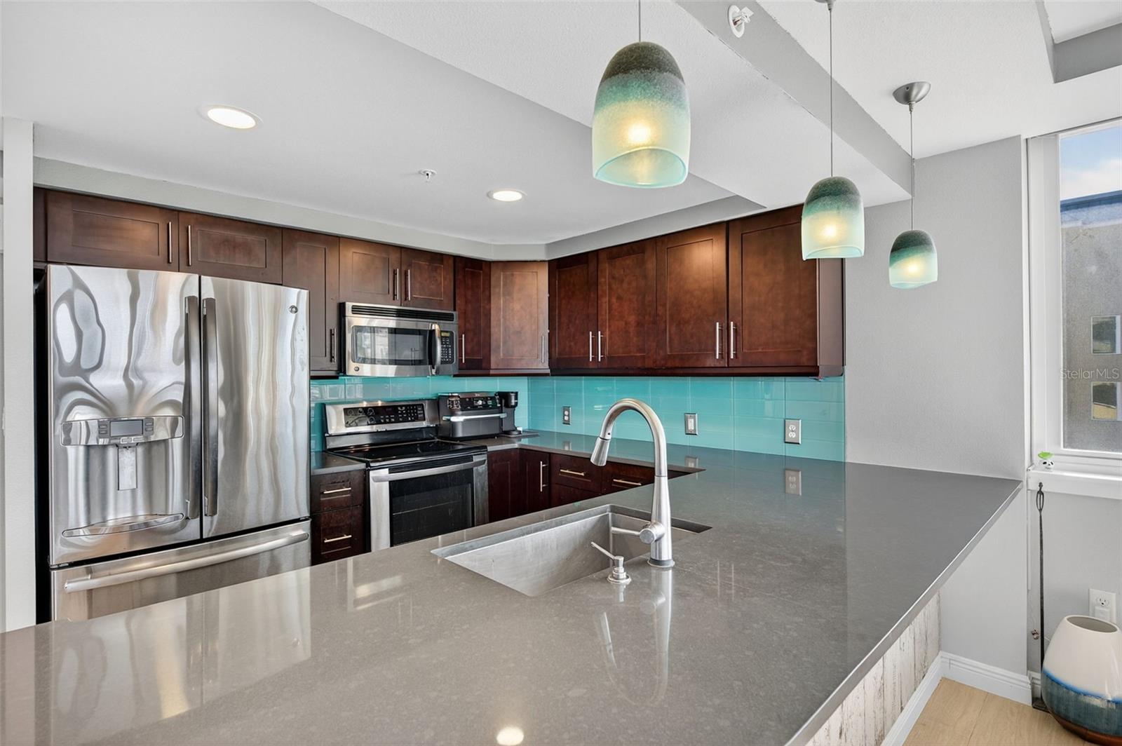 ISLAND WAY TOWERS CONDO - Residential