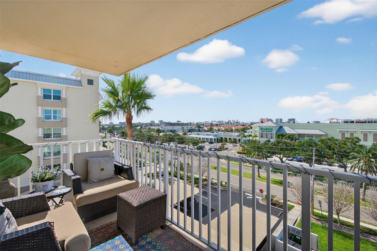 ISLAND WAY TOWERS CONDO - Residential