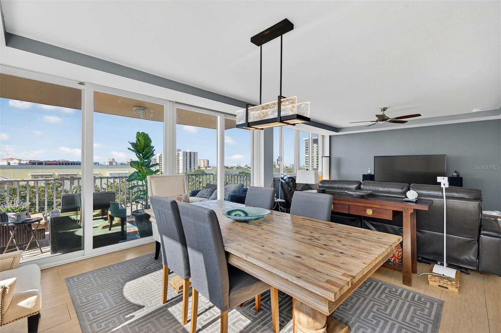 ISLAND WAY TOWERS CONDO - Residential