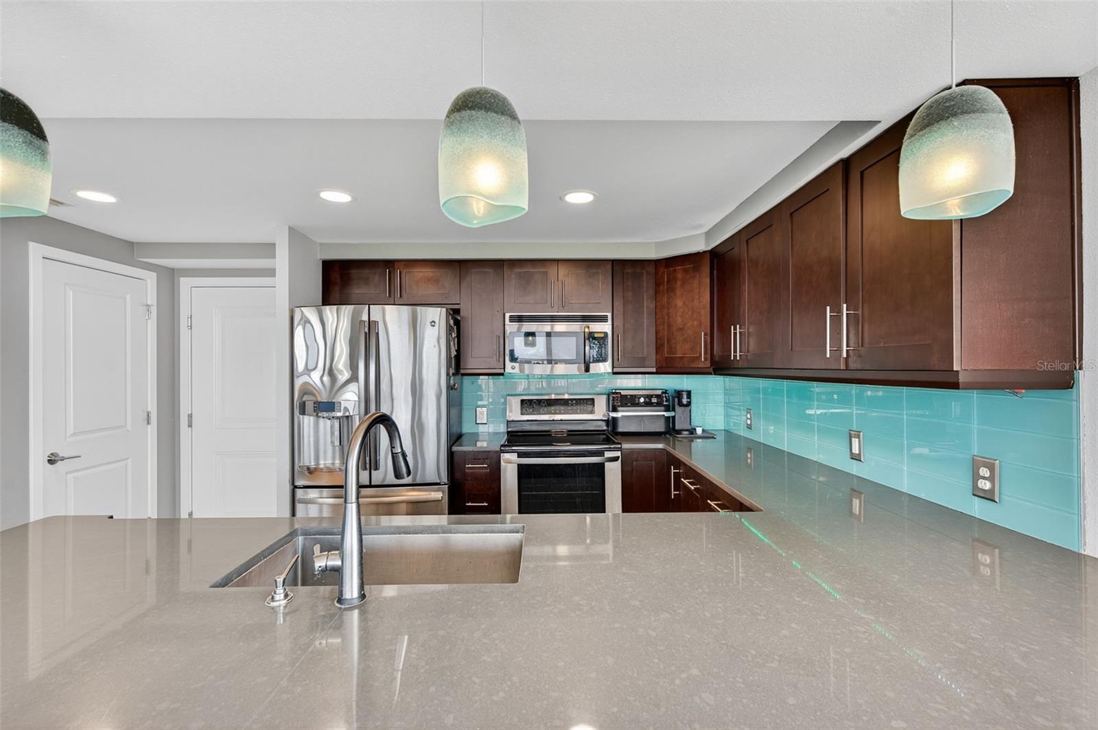 ISLAND WAY TOWERS CONDO - Residential