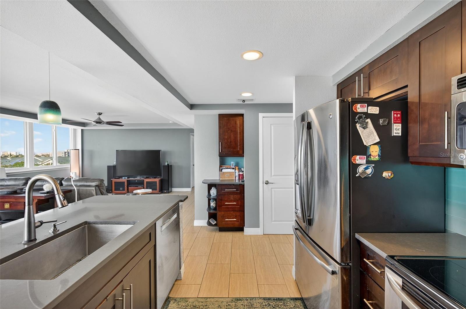 ISLAND WAY TOWERS CONDO - Residential