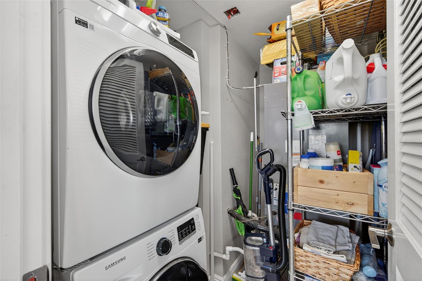 ISLAND WAY TOWERS CONDO - Residential