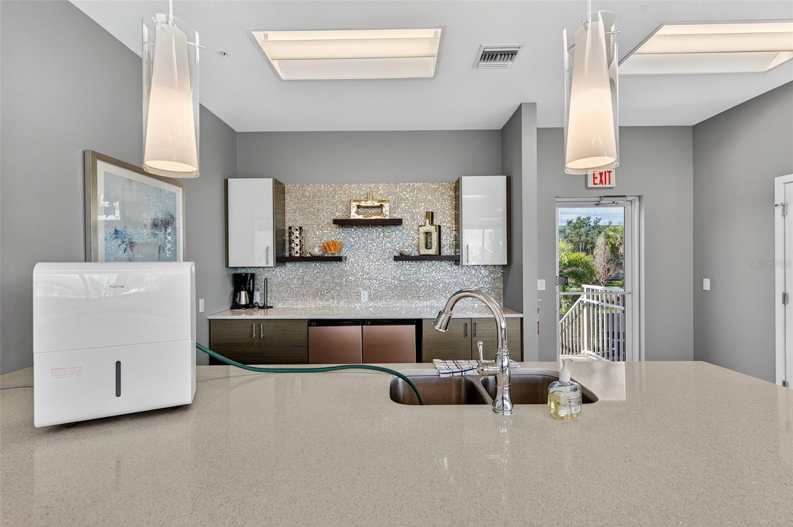 ISLAND WAY TOWERS CONDO - Residential