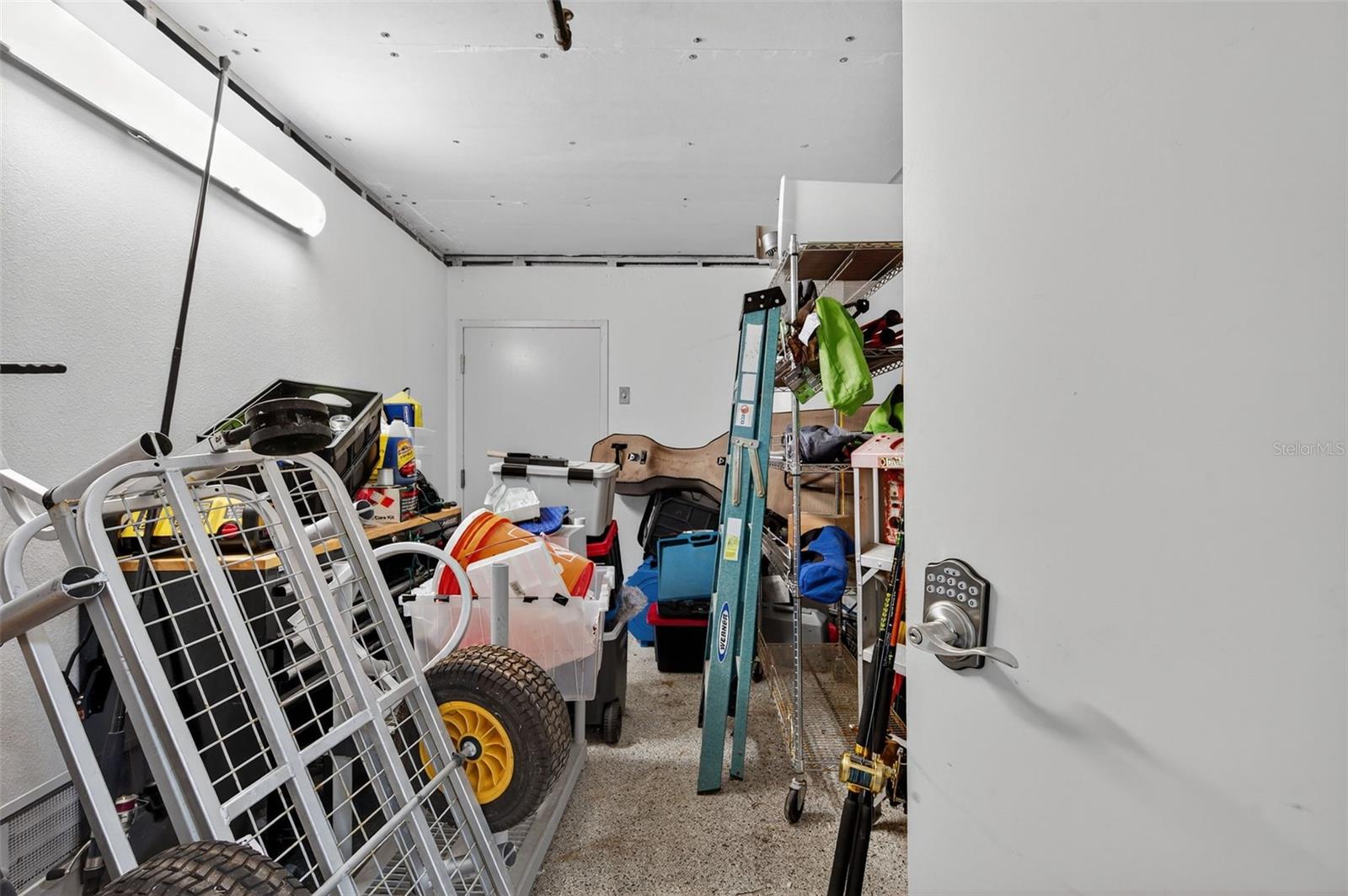 ISLAND WAY TOWERS CONDO - Residential