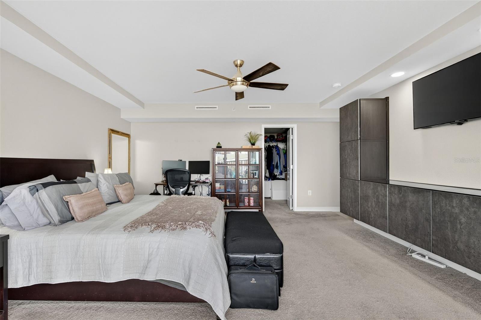 ISLAND WAY TOWERS CONDO - Residential